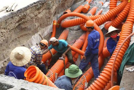 Huế bắt đầu "lộ trình" ngầm hóa hệ thống điện, cáp viễn thông, truyền hình