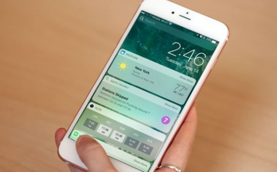 Đến lượt Apple "sa lầy" với iOS 10