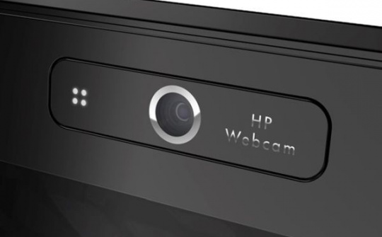 Giám đốc FBI kêu gọi người dùng lập tức "bịt kín webcam máy tính"