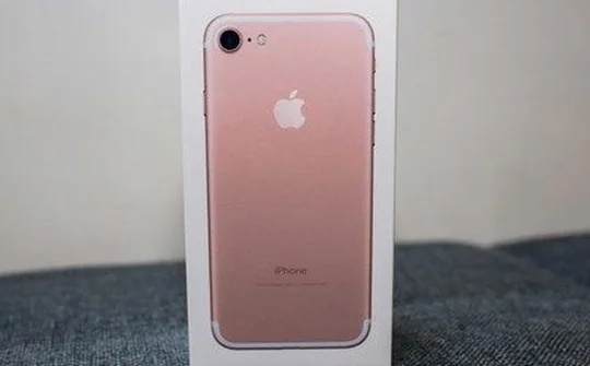 Ngắm chiếc iPhone 7 đầu tiên về Việt Nam