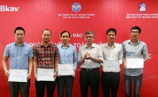 Đào tạo ATTT, nâng cao nhận thức cho cán bộ các bộ, ban ngành và địa phương