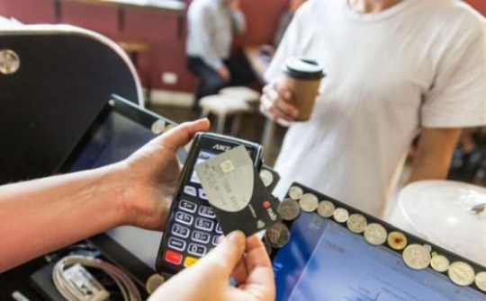 Để "quẹt" và "chạm" an toàn hơn mỗi khi thanh toán qua thẻ