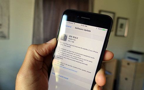 Apple tung bản cập nhật iOS 10.0.2 vá lỗi iPhone 7