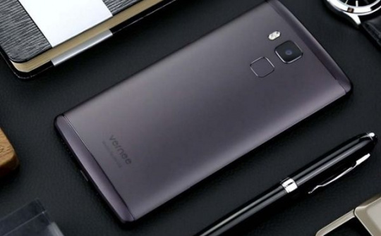Smartphone đầu tiên sử dụng Helio X30 và Snapdragon 830 chuẩn bị ra mắt?