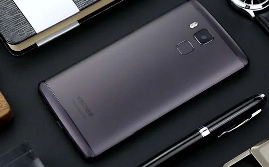 Smartphone đầu tiên sử dụng Helio X30 và Snapdragon 830 chuẩn bị ra mắt?
