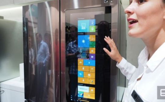 LG Smart InstaView: Chiếc tủ lạnh chạy Windows 10 của LG