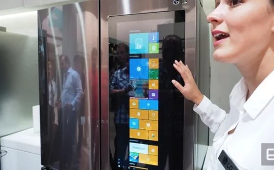 LG Smart InstaView: Chiếc tủ lạnh chạy Windows 10 của LG