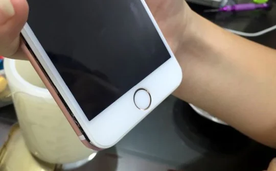 Chớ tham rẻ với "iPhone mất vân tay bán giá hời"