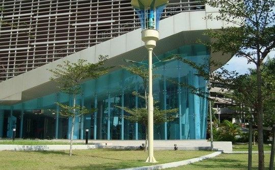 Malaysia mở chiến dịch đặt máy bẫy muỗi dùng năng lượng mặt trời