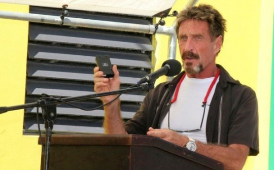 Intel gặp rắc rối với tỷ phú lập dị John McAfee