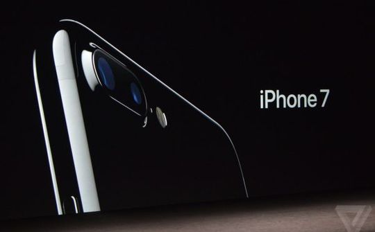Dù không gây bất ngờ, iPhone 7 vẫn khiến iFan mê mẩn