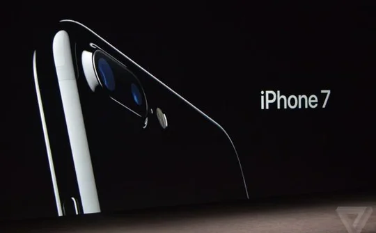 Dù không gây bất ngờ, iPhone 7 vẫn khiến iFan mê mẩn
