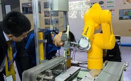Robot sẽ hoàn toàn thay thế người lao động tại nhà máy của Foxconn