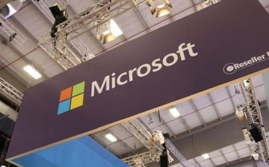 Microsoft bị kiện vì để nhân viên xem video sex