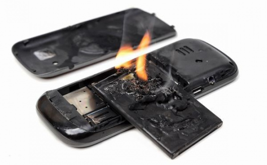 Mỹ nghiên cứu pin chống cháy cho smartphone
