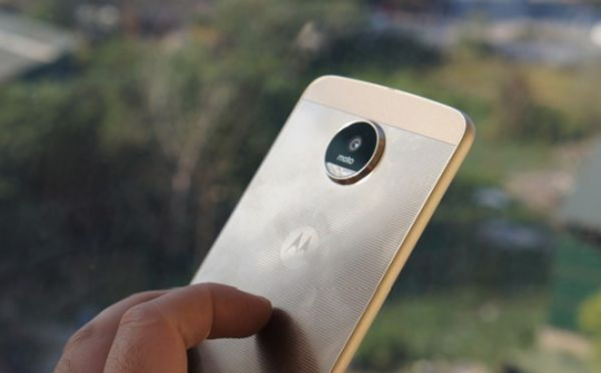 Moto Z 2017 với chip Snapdragon 835 xuất hiện trên Geekbench