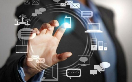 Chiếc smartphone và nền kinh tế số