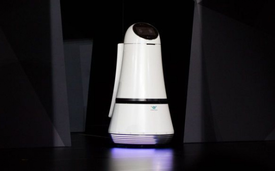 CES 2017: LG ra mắt robot làm việc nhà và hướng dẫn sân bay