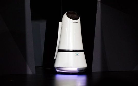 CES 2017: LG ra mắt robot làm việc nhà và hướng dẫn sân bay