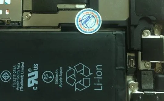 Thế Giới Di Động bán iPhone 5S hàng "dựng"