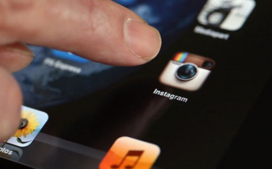 Instagram hỗ trợ khả năng đăng Stories lên Facebook