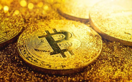 Giá Bitcoin thiết lập kỷ lục mới, gần chạm mức 8.000 USD