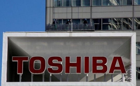 Toshiba tiếp tục xem xét bán mảng máy tính Asus