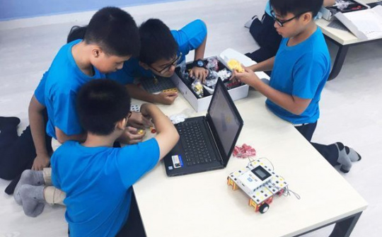 VESA Robotics Club - phòng thực hành lắp ráp robot được đưa vào trường học