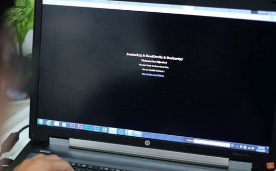 Hàng loạt các trang tên tuổi đồng loạt bị hack