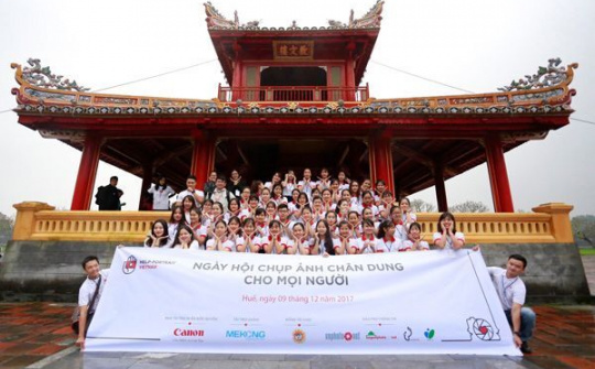 Canon cùng Help-Potrait viết nên "Nhật ký nụ cười" trên 15 tỉnh thành