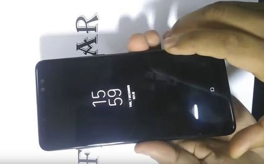 Samsung Galaxy A8+ (2018) lộ diện, giá khoảng 600 USD
