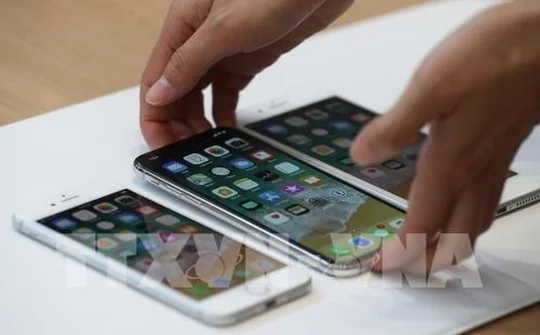 Apple loay hoay tìm nguồn cung màn hình OLED