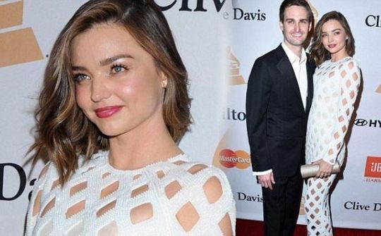 Siêu mẫu Miranda Kerr cáo buộc Facebook ăn cắp ý tưởng của Snapchat