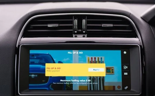 Shell ra ứng dụng kết nối ví điện tử, cho phép người mua xăng thanh toán trên xe