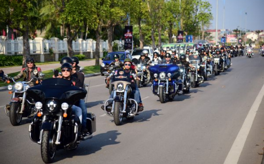 Day of HOG 2017: "Nổi da gà" với dàn xe phân khối lớn tại Hà Nội