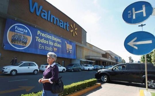 Walmart vượt mặt Amazon trong cuộc chiến bán lẻ trực tuyến