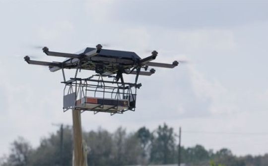 UPS bắt đầu thử nghiệm giao hàng bằng máy bay không người lái (drone)