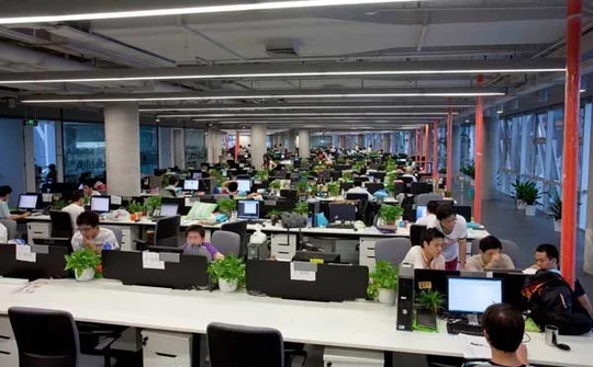 Các nhà bán hàng Việt Nam tham quan "cơ ngơi" Alibaba, chia sẻ về thương mại điện tử