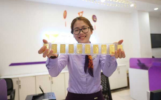 Mua vàng không lo xếp hàng trong ngày vía Thần Tài