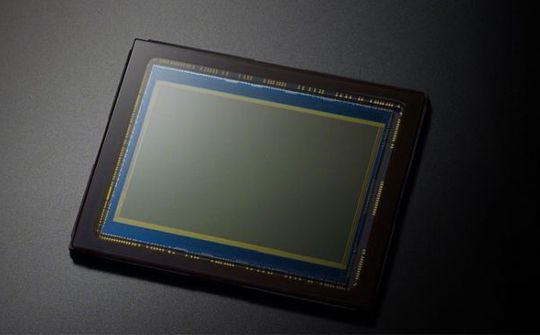 Sony tiếp tục "ăn nên làm ra" từ mảng cảm biến hình ảnh