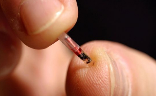 Công nghệ bẻ khóa sinh học (biohacking) biến người thành robot