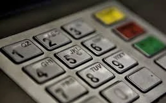 Anh xuất hiện tình trạng camera mini ăn cắp mã PIN thẻ ATM