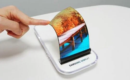 Samsung có thể ra mắt Galaxy X màn hình uốn dẻo trong quý 3/2017