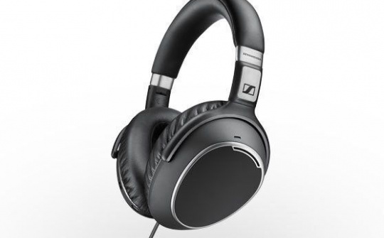 Sennheiser trình làng cặp tai nghe PXC 480, giá 7 triệu đồng