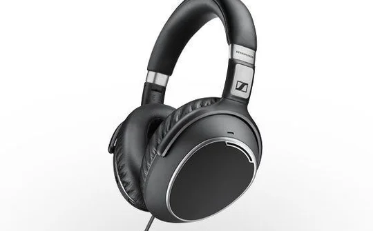 Sennheiser trình làng cặp tai nghe PXC 480, giá 7 triệu đồng