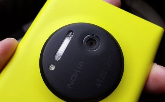 Nokia từ bỏ ống kính Carl Zeiss trên các dòng smartphone tương lai