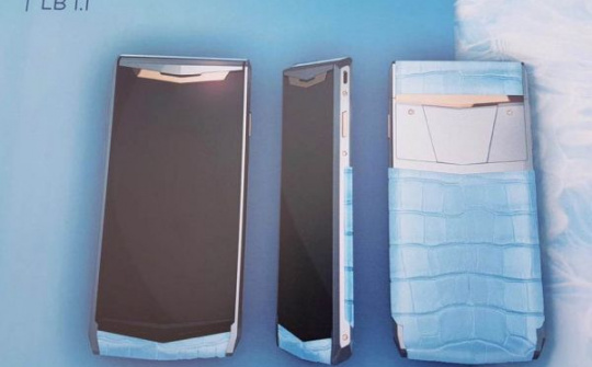 Phiên bản thương mại Viettel Luxury Phone có giá khoảng 1.000 USD