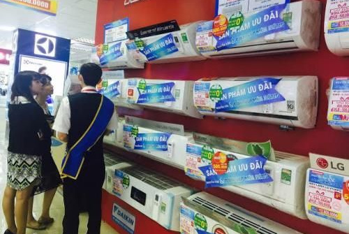 Người dân tranh thủ đổ xô đi mua điều hòa ứng phó với nắng nóng
