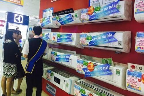Người dân tranh thủ đổ xô đi mua điều hòa ứng phó với nắng nóng