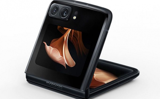 Moto Razr 2022 chính thức ra mắt, giá từ 890 USD